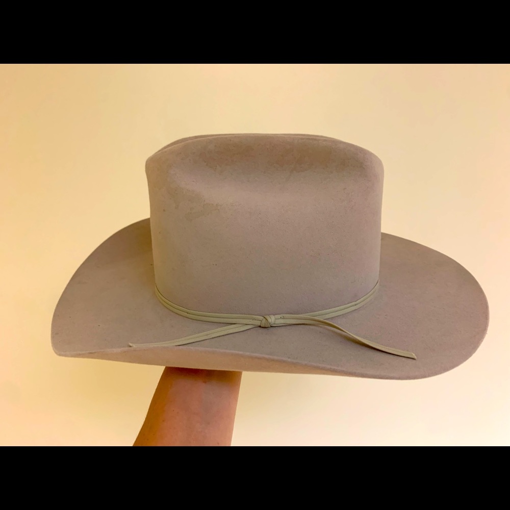 Stetson hat. Needs light cleaning.